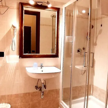 Enza Hotel