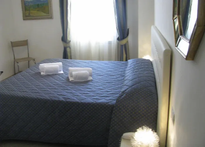 Hotel Enza 2*