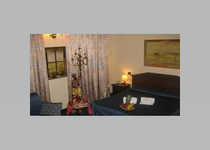 Hotell Enza 2*