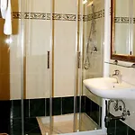 Hotel Enza