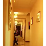 Hotel Enza 2*