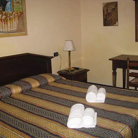 Enza Hotell