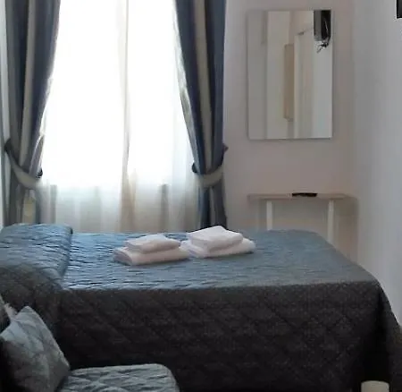 Enza Ξενοδοχείο 2*