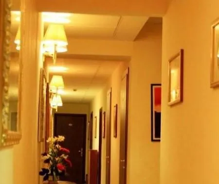 Otel Enza 2*